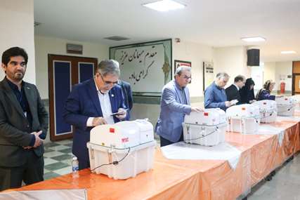 بازدید رییس دانشگاه از روند برگزاری نهمین دوره انتخابات نظام پزشکی